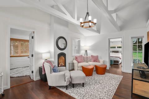 Casa Luna Lake House