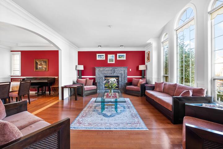 New Vancouver 4BR Oasis Quiet Haven