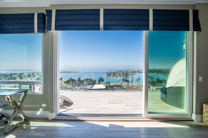 Stunning Bay Views! Luxury Outdoor Living | HotTub gallery image 4