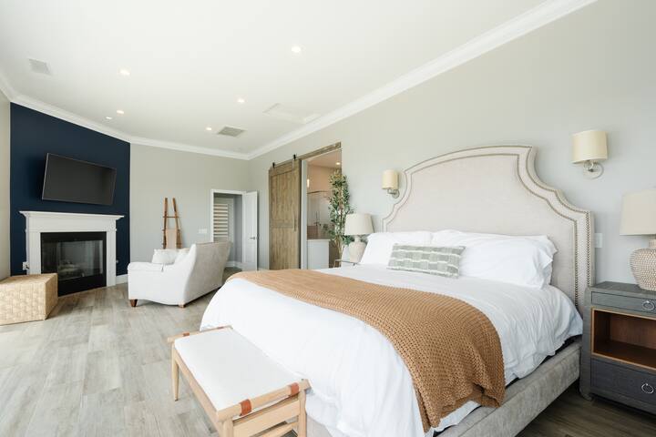 Stunning Bay Views! Luxury Outdoor Living | HotTub gallery image 5