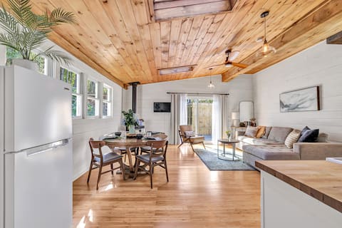 Cozy Getaway | Pet Friendly | Amazing Location