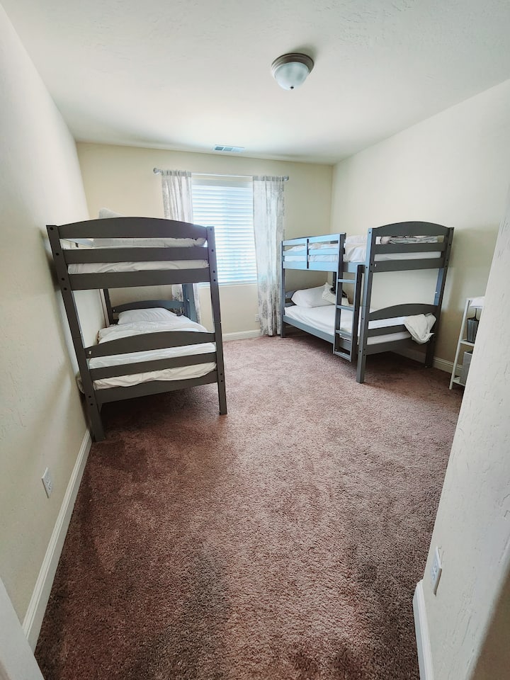 Vitanda viwili kwa ajili ya wageni 4