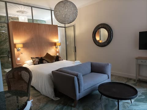 Studio Soleil, Downtown