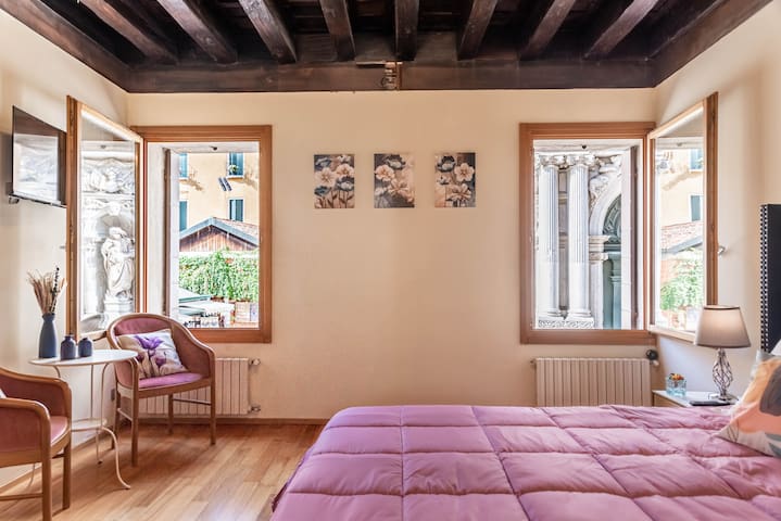 Apt with Amazing View – San Marco