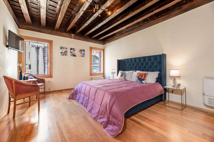 Apt with Amazing View – San Marco gallery image 2