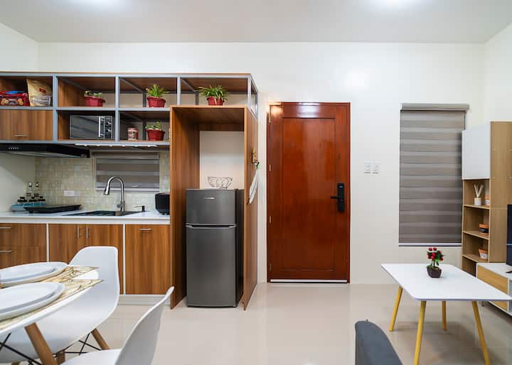 Bohol Holiday Home | Netflix | Pool Access | Wifi - Dauis