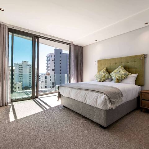 2BR | The Cosmo Luxury Suites by Totalstay gallery image 4