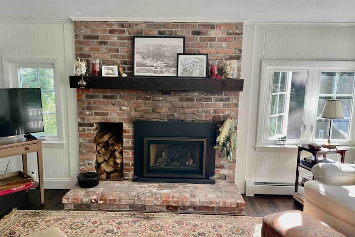 Historic Intown Colonial -2 Blocks To Harbor! - Nelson Beach, MA