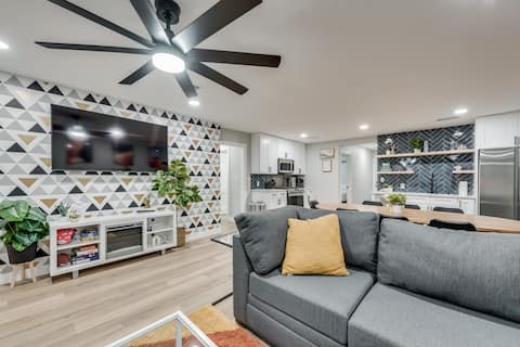 Walk to UNT Spacious 5BR 3BA• 5 Kings • Pets OK •