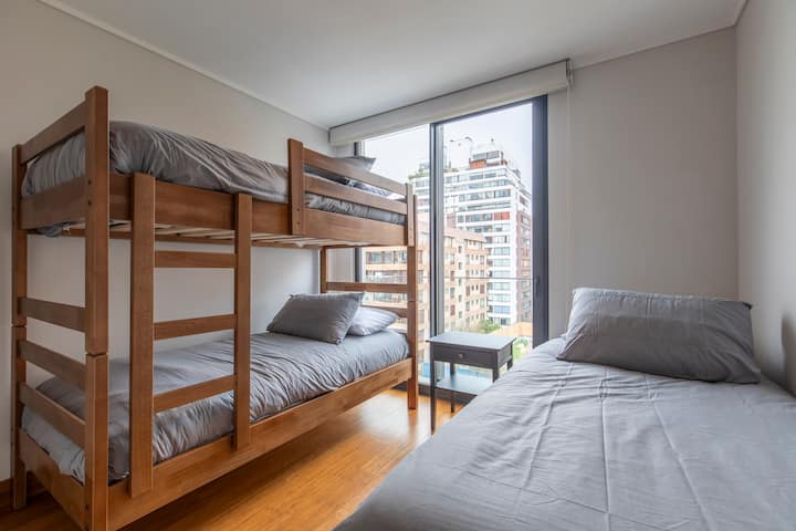 Chumba cha 2.
Camarote, hupima magodoro sentimita 90 x sentimita 190
Kitanda cha mtu mmoja, ukubwa wa sentimita 90 x 200
Chumba cha kulala kisicho na kiyoyozi