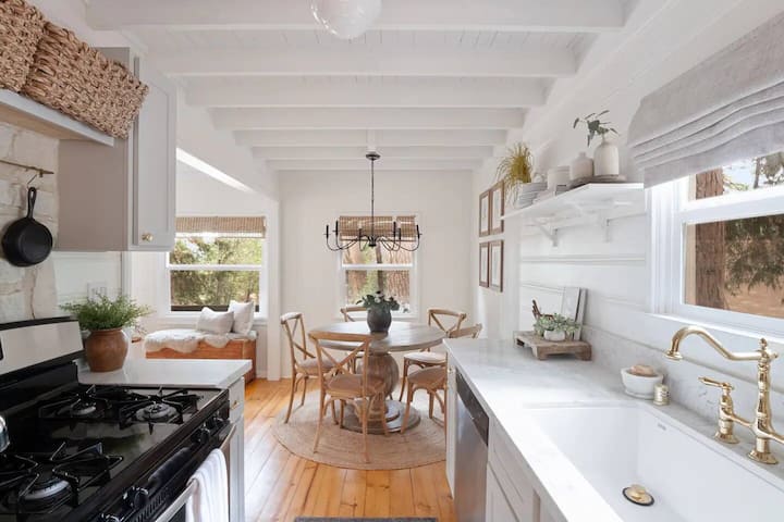 Updated Vintage Mtn Cabin - Near Village & Skypark - Lake Arrowhead, CA