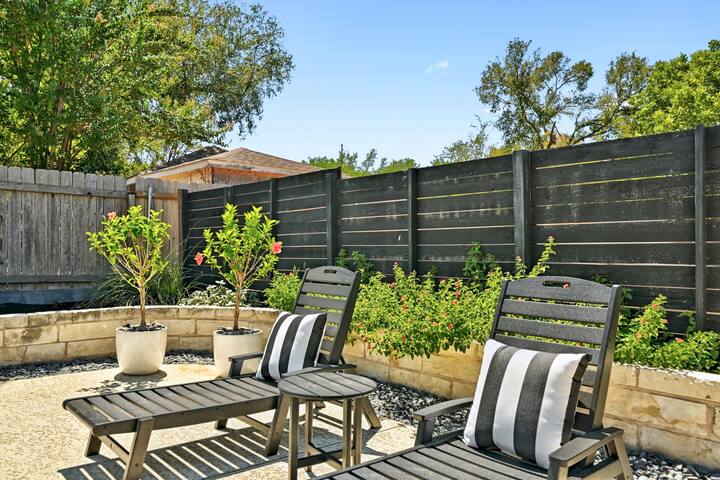 Beautiful Gated Home with Pool! gallery image 3