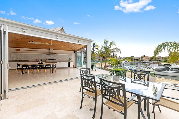 The Beach House: Waterfront with Boat Mooring gallery image 2