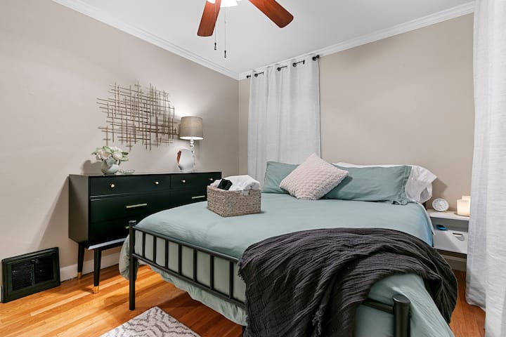 Chambre avant avec lit complet