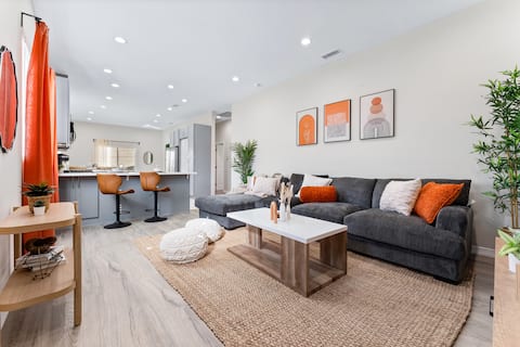 LA Dream Home 3BD | Walk to Sofi, Forum, Conv Cntr