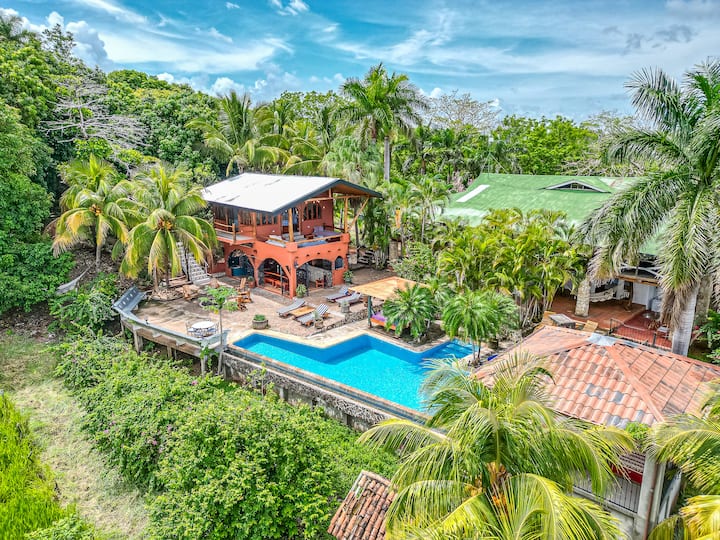 Oceanview Jungle Villa 9 suites with guest house — 6 bedroom vacation rental in Tamarindo