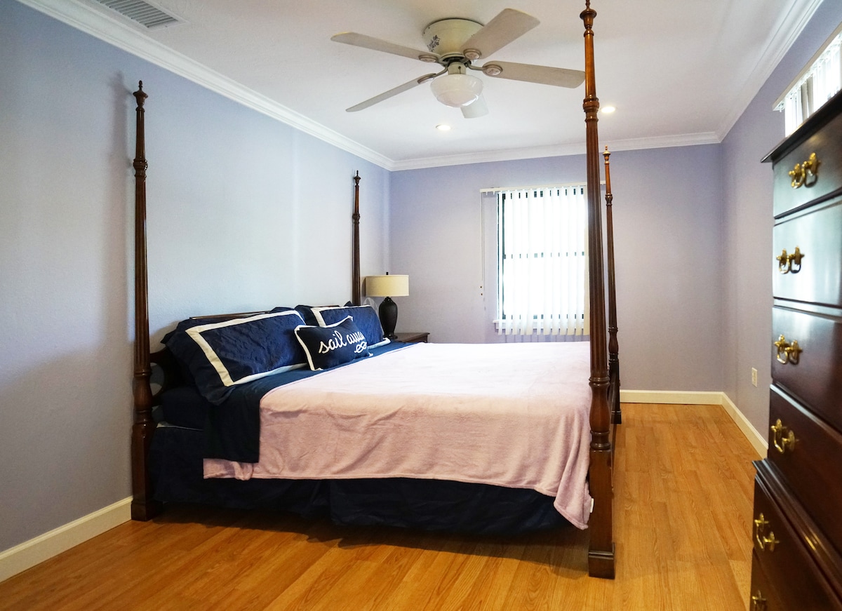 Dormitorio 1: cama king size.