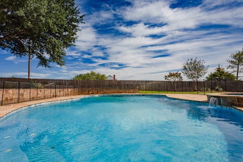 Moonlight Manor | Pool & Hot Tub