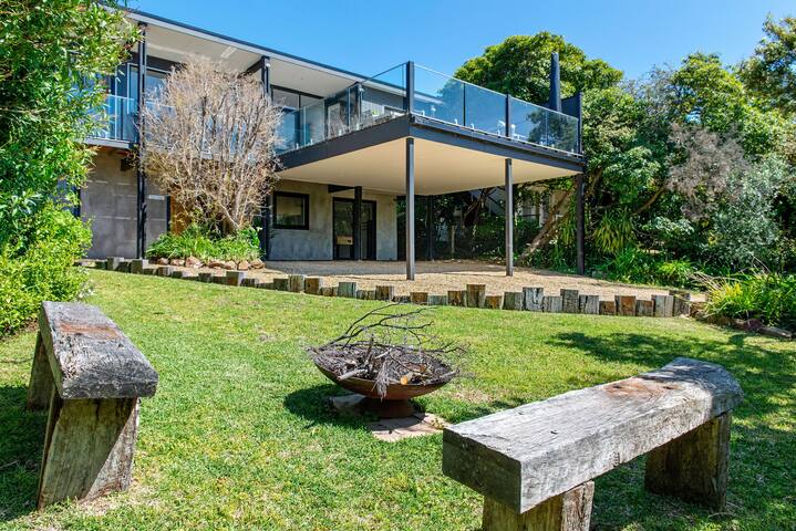 Panoramic Views & Contemporary Style gallery image 2