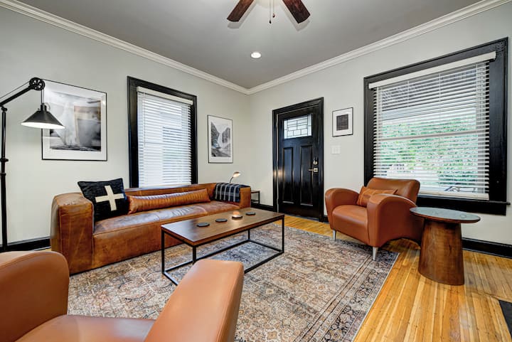 Tall, Dark And Handsome 2br In Historic Irvington - Indianapolis, IN