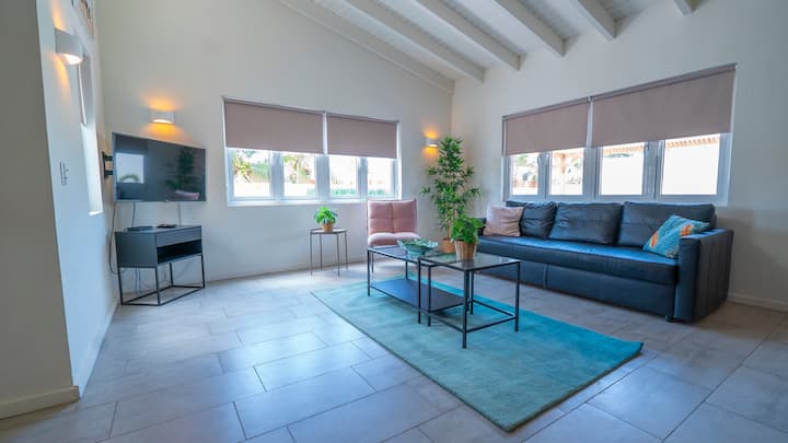 Sunny Eagle Beach Villa - 3 Min. From Beach - Aruba