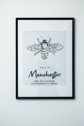 Luxury 6 Bed Home Manchester gallery image 2