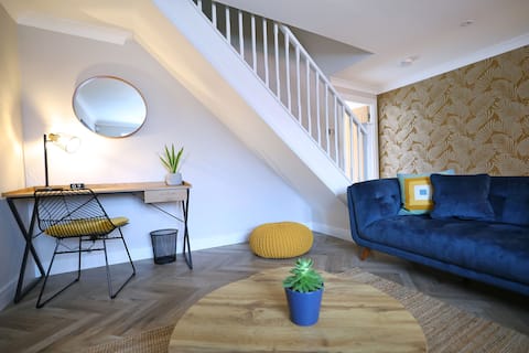 Popular Airbnb listing: Ullswater One - 3 Bed Property in Wythenshawe