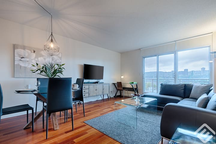 Spacious 2br Executive Retreat W/ Pool - Montréal