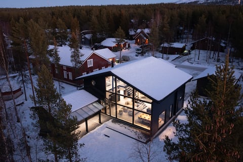 Spacious modern 6-bedroom villa