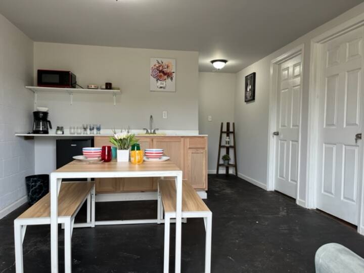 2/1 cozy guest house Jax Guesthouses for Rent in Jacksonville