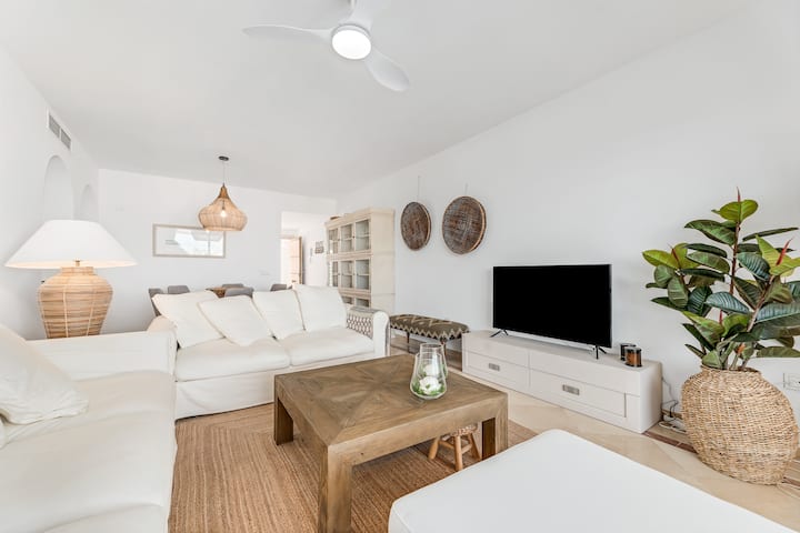 Elegant And Cozy Beach Side Home - Costa del Sol Occidental