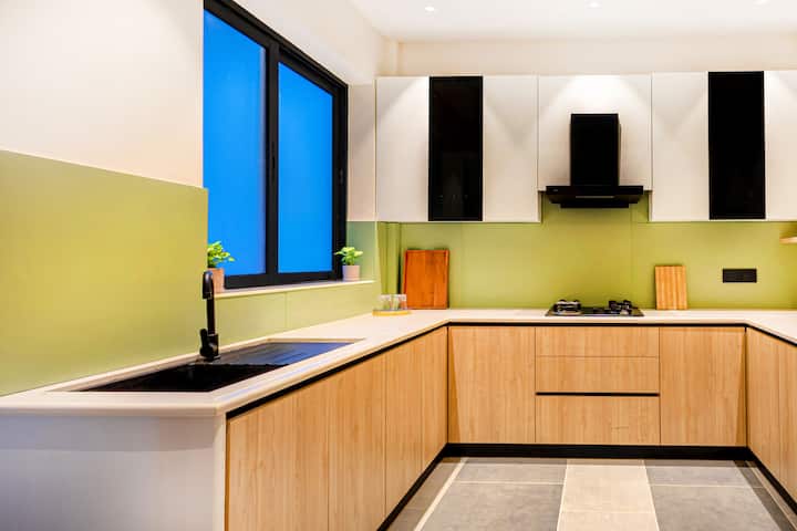 Full kitchen image 2
