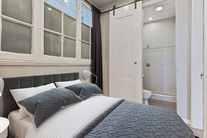 Pano Vu 5BD3.5 BA Nob Hill gallery image 5