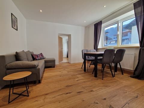 Top Airbnb: Charming 3-room apartment for 5 people in Hötting