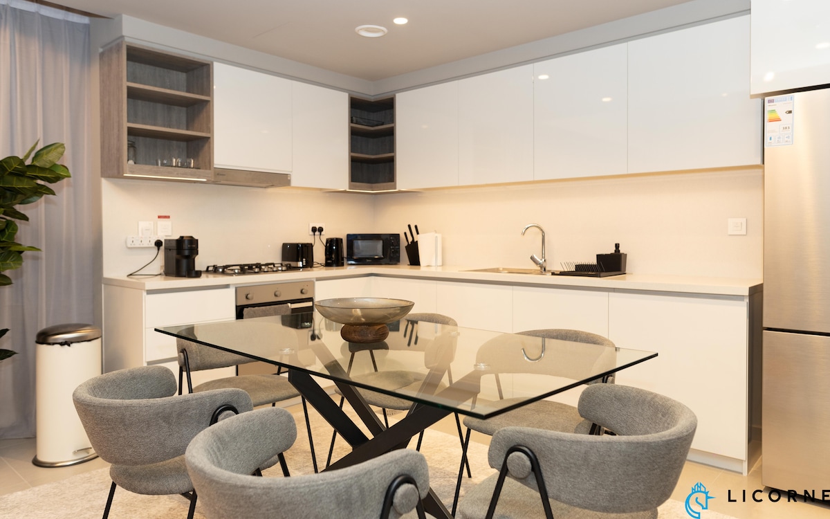 2 Bedroom Furnished Apartment | Downtown Views II 3