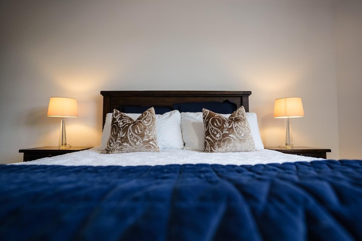 房子配有精致的柔软家具。