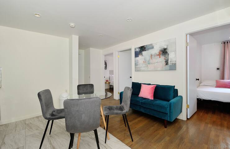 Entire Apartment 3 BR | 2 baths | Steps to Soho gallery image 4