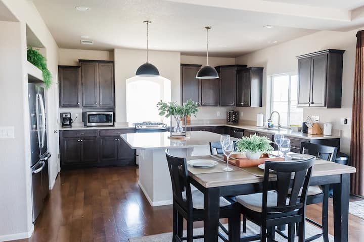 WoodVilla w/Hot Tub, Movie Theater, & Game Room