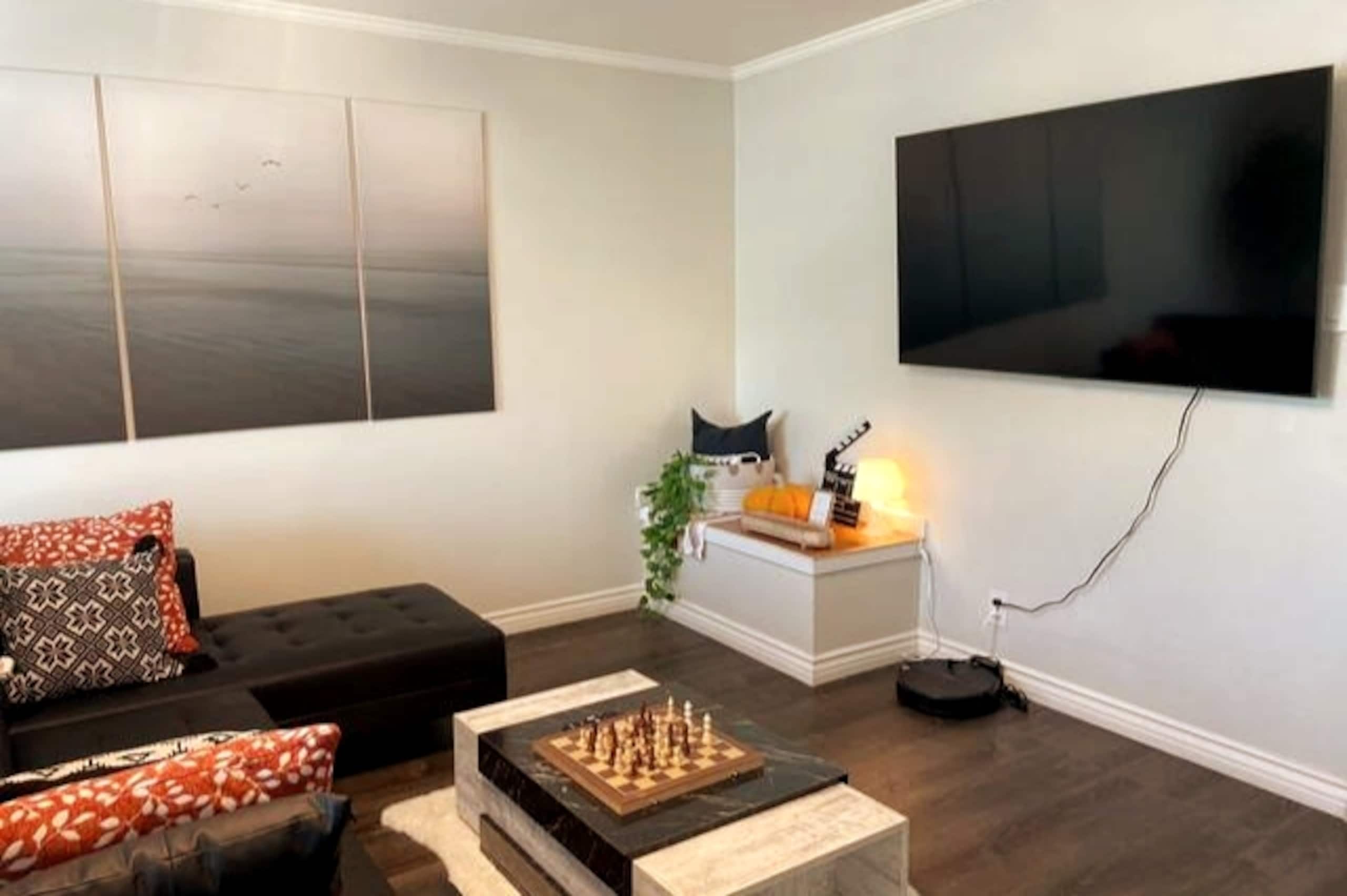 Home in San Francisco · ★4.79 · 3 bedrooms · 4 beds · 2 baths - Image 2