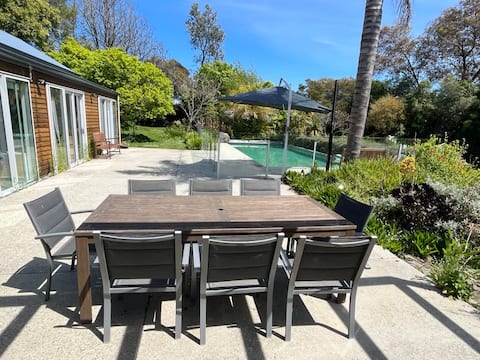 Woodleigh - beautiful spacious large home and pool