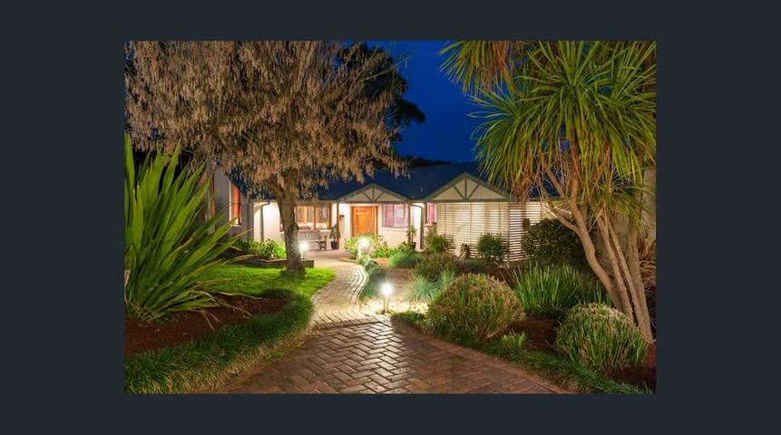 Big Family Farm Stay in Sydney gallery image 3