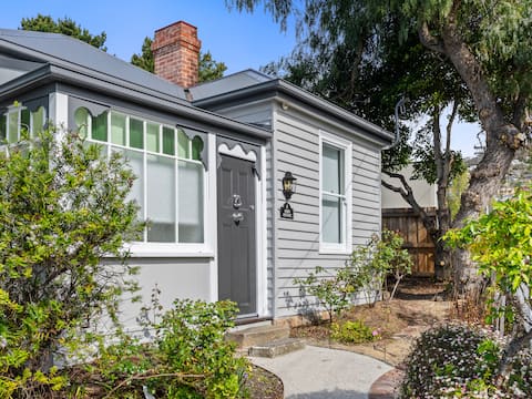 Top Airbnb: Ann's Cottage - Comfort & Charm in Sandy Bay