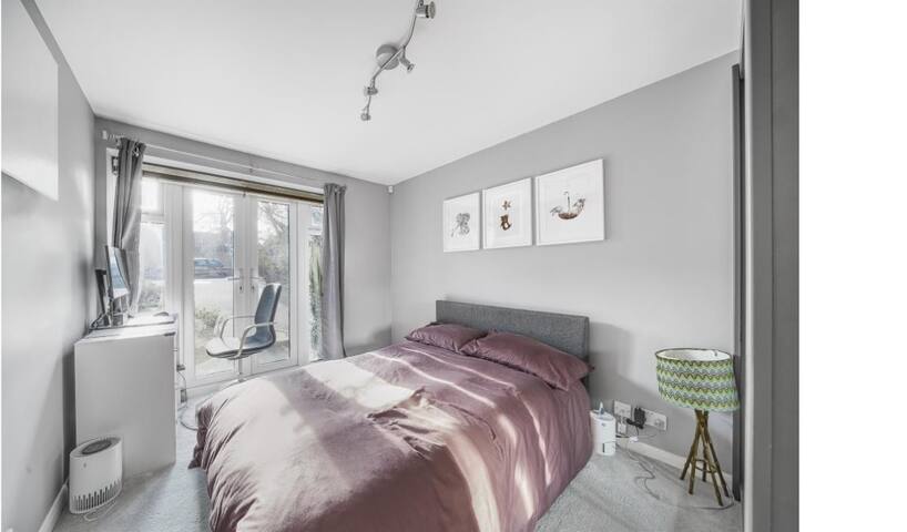 Beautifully designed flat in Putney gallery image 4