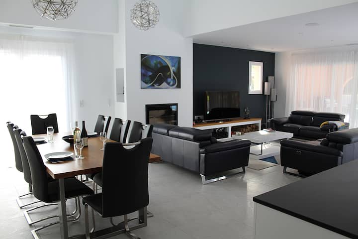 Modern 4 Bedroom Villa - Laroque-des-Albères
