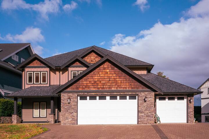 Resort Style Home for Family Retreat – 3 Bedrooms