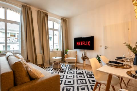 Popular Airbnb listing: maremar | Family | Boxspring | kitchen | washing in Gera