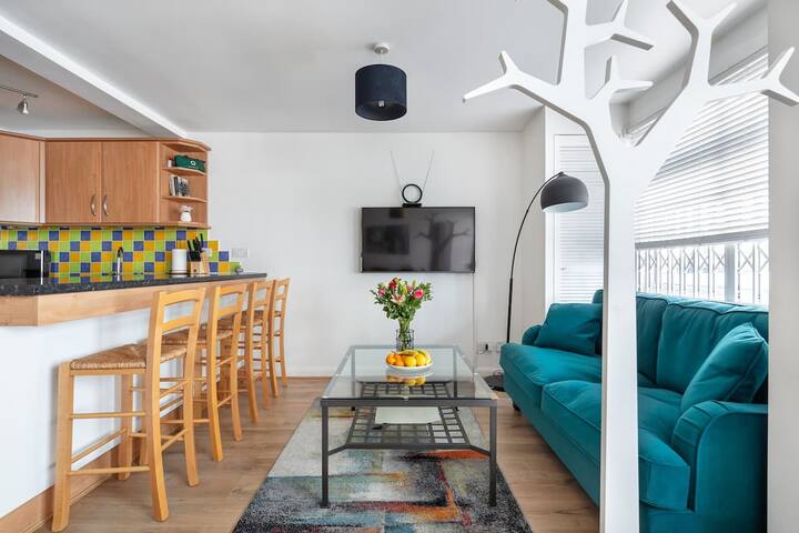 London Regents 3BR Cosy Apartment gallery image 5