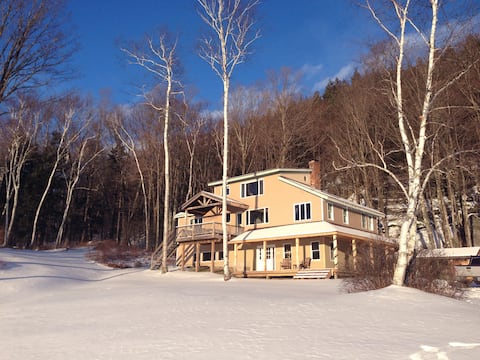 Lake & Mountain View Cabin - Sauna, Hot Tub, Hikes