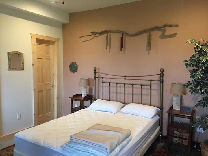 Druhá spálňa s manželskou posteľ