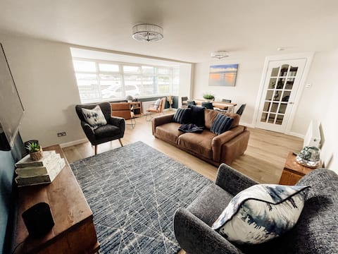 Luxury Waterfront Escape | Dog Friendly | Bute
